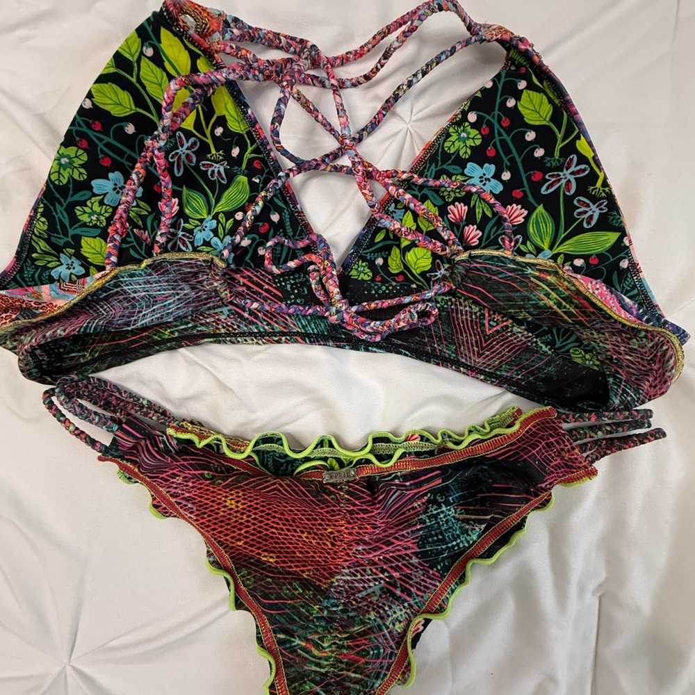Reversible Multicolor Bikini Set - Picture 6 of 6